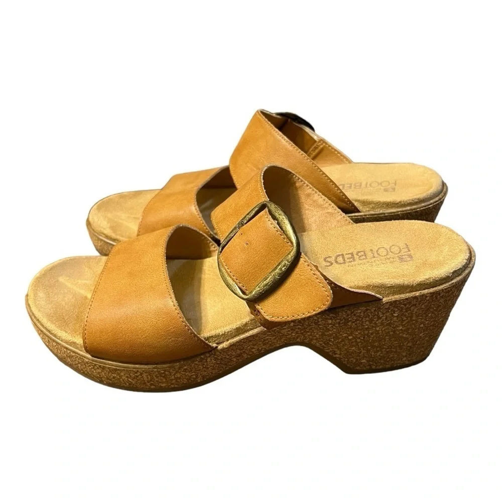 White Mountain Slip On Tan Heeled/Lift Sandals Size 10m